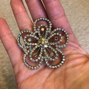 Flower Stone‎ Brooch